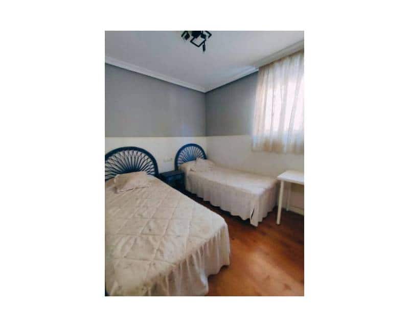 Chalet de 6 habitaciones en Aguas Nuevas en venta con piscina - 549.900 € (Ref: 10000052)