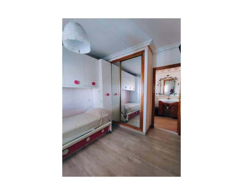 Chalet de 6 habitaciones en Aguas Nuevas en venta con piscina - 549.900 € (Ref: 10000052)