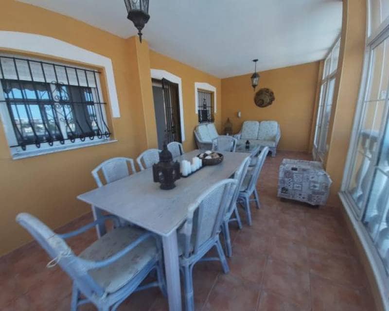 Chalet de 6 habitaciones en Aguas Nuevas en venta con piscina - 549.900 € (Ref: 10000052)