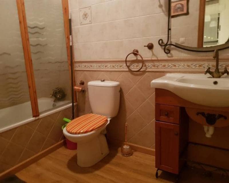 Chalet de 6 habitaciones en Aguas Nuevas en venta con piscina - 549.900 € (Ref: 10000052)
