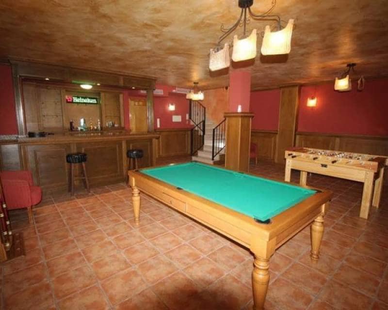Chalet de 6 habitaciones en Aguas Nuevas en venta con piscina - 549.900 € (Ref: 10000052)