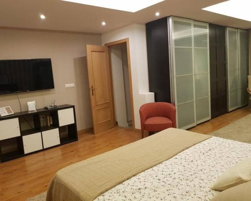 Chalet de 6 habitaciones en Aguas Nuevas en venta con piscina - 549.900 € (Ref: 10000052)