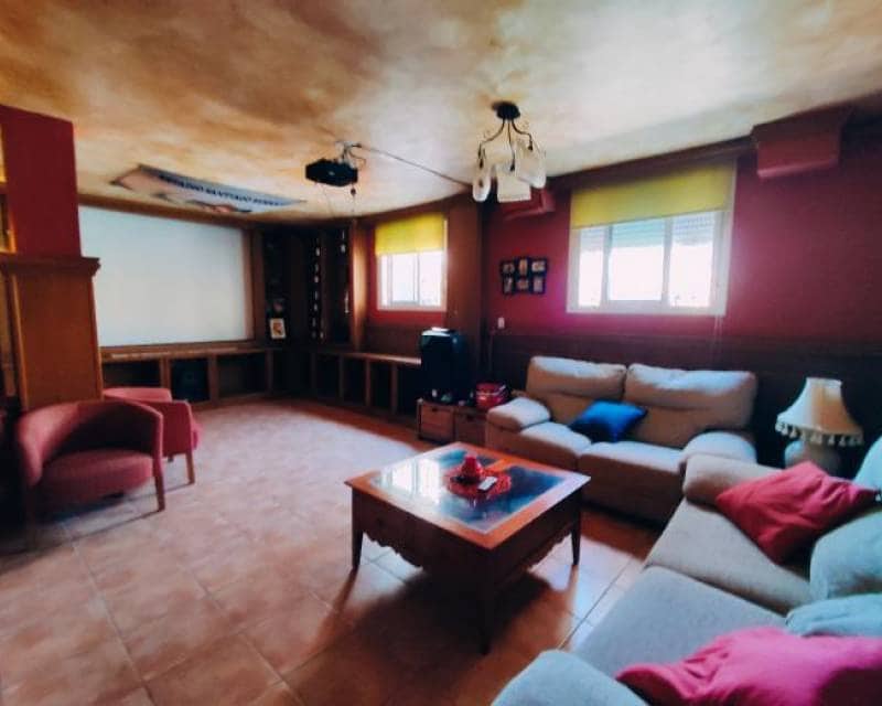 Chalet de 6 habitaciones en Aguas Nuevas en venta con piscina - 549.900 € (Ref: 10000052)