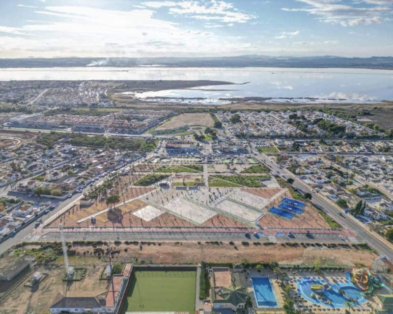 3 makuuhuone Paritalo myytävänä paikassa El Chaparral mukana uima-altaan 
autotalli - 499 000 € (Ref: 10000053)