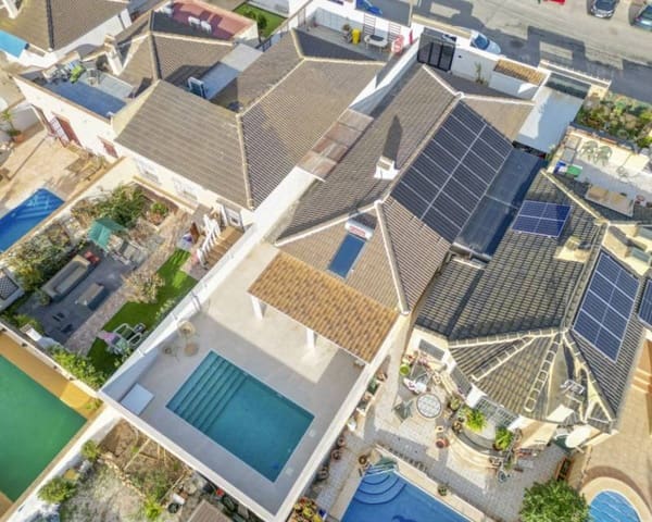 3 makuuhuone Paritalo myytävänä paikassa El Chaparral, Torrevieja mukana uima-altaan 
autotalli - 499 000 € (Ref: 10000053)