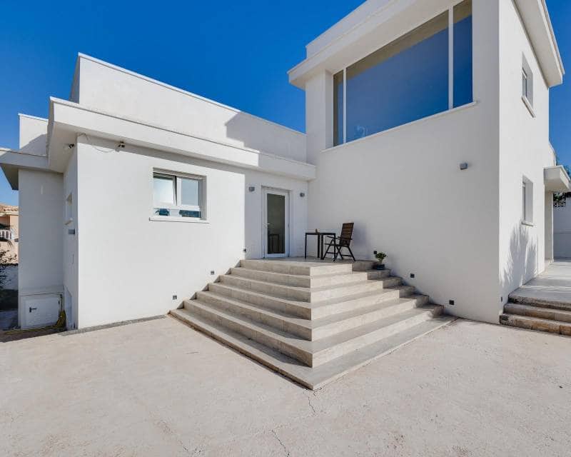 5 Zimmer Villa zu verkaufen in Ciudad Quesada mit Pool - 549.000 € (Ref: 10000055)