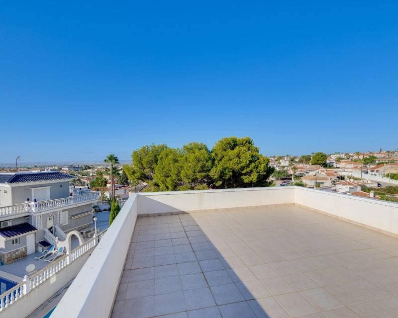 5 Zimmer Villa zu verkaufen in Ciudad Quesada mit Pool - 549.000 € (Ref: 10000055)