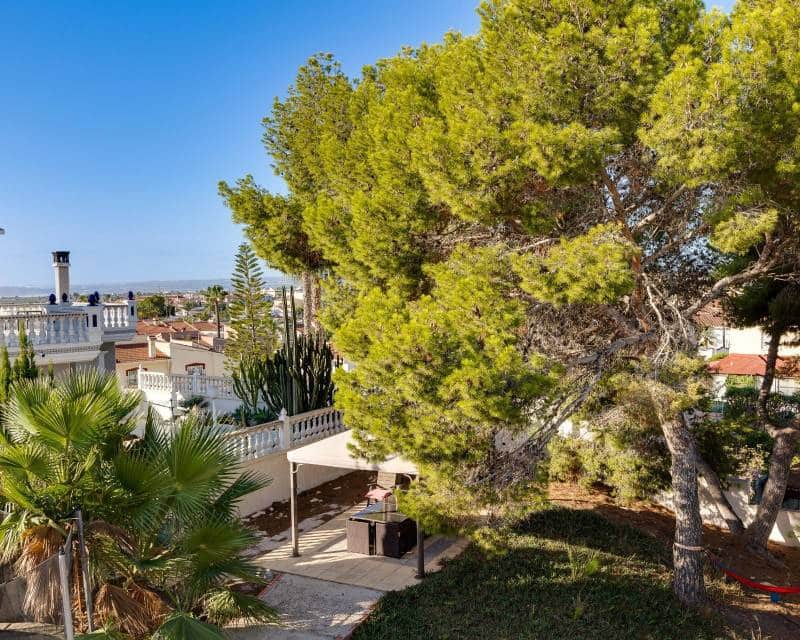 5 Zimmer Villa zu verkaufen in Ciudad Quesada mit Pool - 549.000 € (Ref: 10000055)