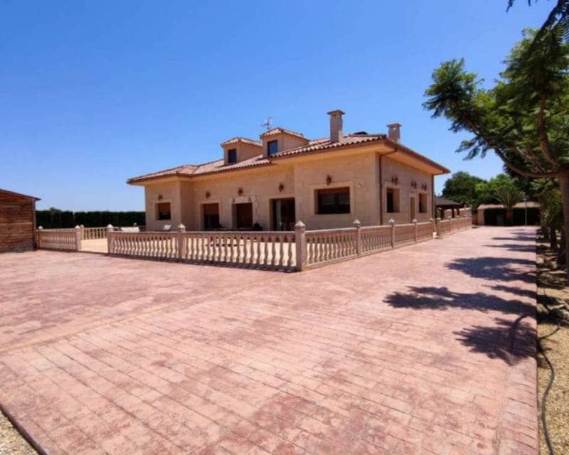 5 slaapkamer Villa te koop in Aspe met zwembad garage - € 850.000 (Ref: 10000056)