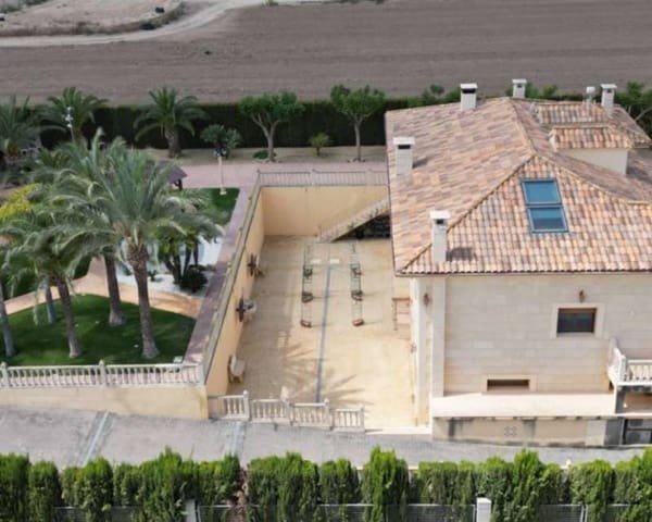 5 slaapkamer Villa te koop in Aspe met zwembad garage - € 850.000 (Ref: 10000056)