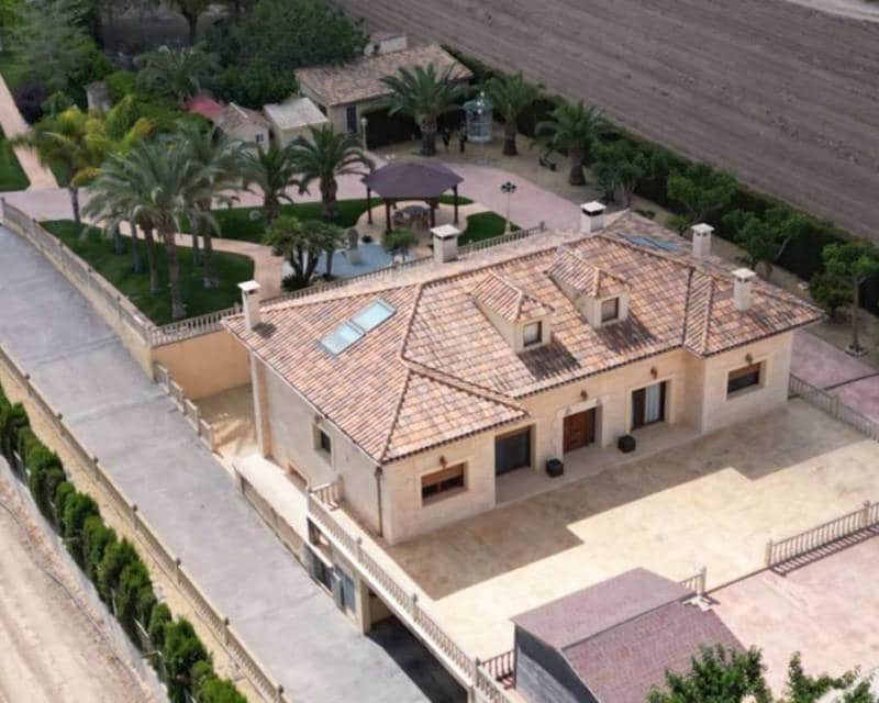 5 slaapkamer Villa te koop in Aspe met zwembad garage - € 850.000 (Ref: 10000056)