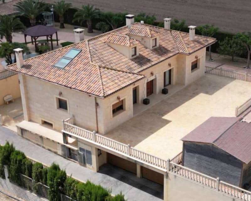 5 slaapkamer Villa te koop in Aspe met zwembad garage - € 850.000 (Ref: 10000056)