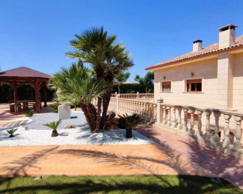 5 slaapkamer Villa te koop in Aspe met zwembad garage - € 850.000 (Ref: 10000056)