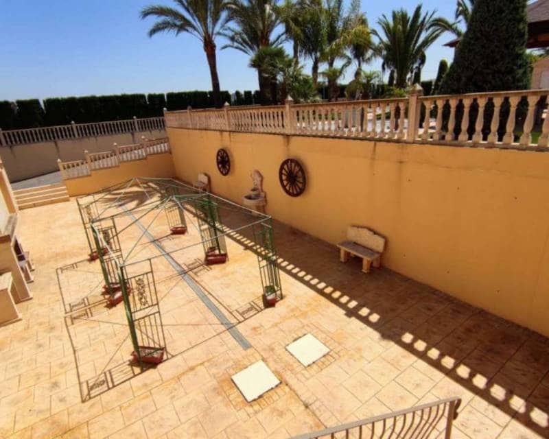 5 slaapkamer Villa te koop in Aspe met zwembad garage - € 850.000 (Ref: 10000056)