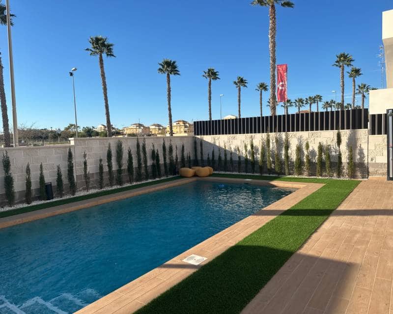 3 slaapkamer Villa te koop in Ciudad Quesada met zwembad - € 850.000 (Ref: 10000057)