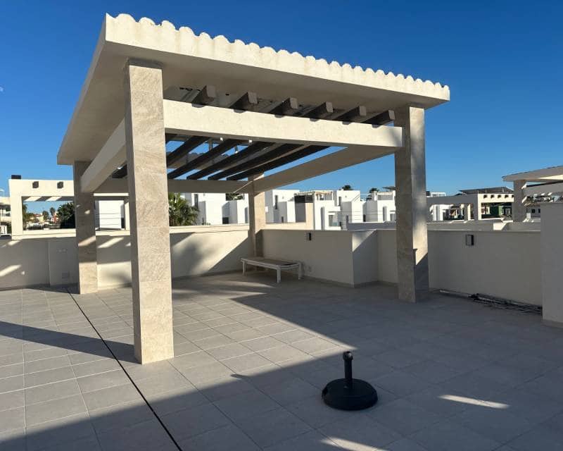 3 slaapkamer Villa te koop in Ciudad Quesada met zwembad - € 850.000 (Ref: 10000057)