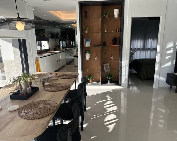 3 slaapkamer Villa te koop in Ciudad Quesada, Rojales met zwembad - € 850.000 (Ref: 10000057)