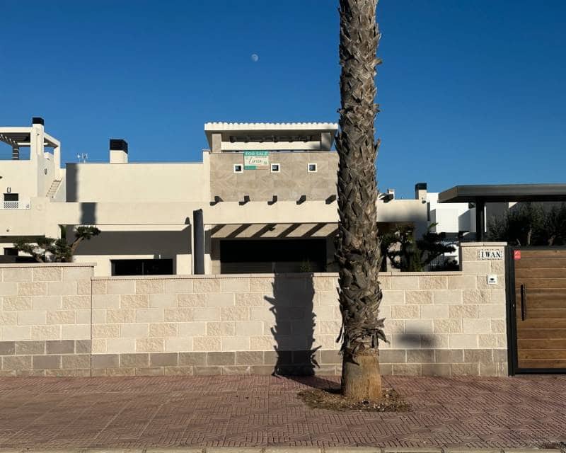 3 slaapkamer Villa te koop in Ciudad Quesada met zwembad - € 850.000 (Ref: 10000057)