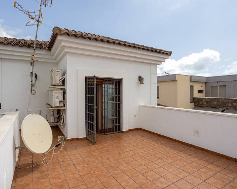 4 bedroom Villa for sale in Los Montesinos with pool - € 750,000 (Ref: 10000606)