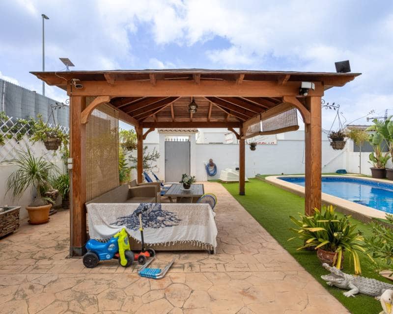 4 bedroom Villa for sale in Los Montesinos with pool - € 750,000 (Ref: 10000606)