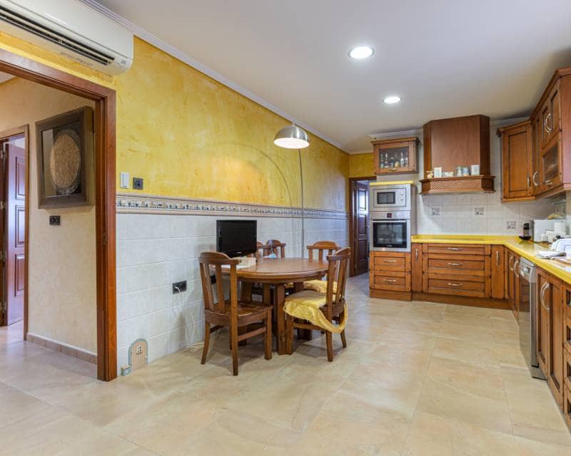 4 bedroom Villa for sale in Los Montesinos with pool - € 750,000 (Ref: 10000606)