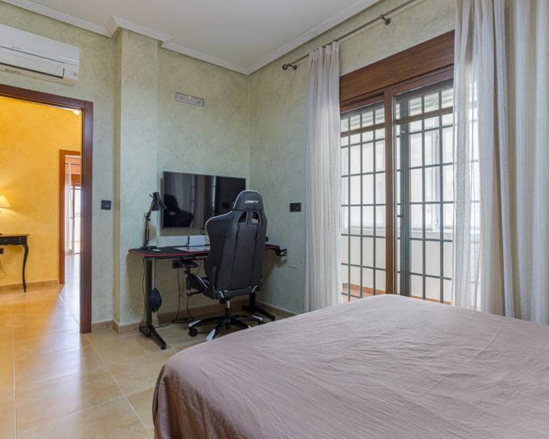 4 bedroom Villa for sale in Los Montesinos with pool - € 750,000 (Ref: 10000606)