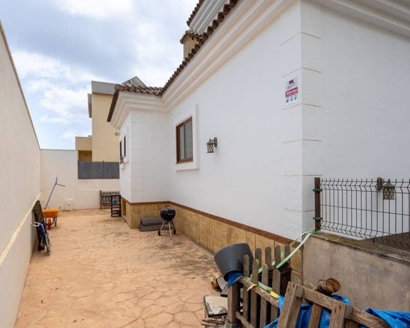 4 bedroom Villa for sale in Los Montesinos with pool - € 750,000 (Ref: 10000606)