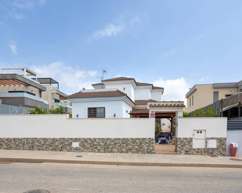 4 bedroom Villa for sale in Los Montesinos with pool - € 750,000 (Ref: 10000606)