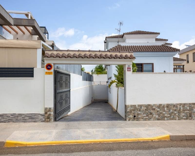 4 bedroom Villa for sale in Los Montesinos with pool - € 750,000 (Ref: 10000606)