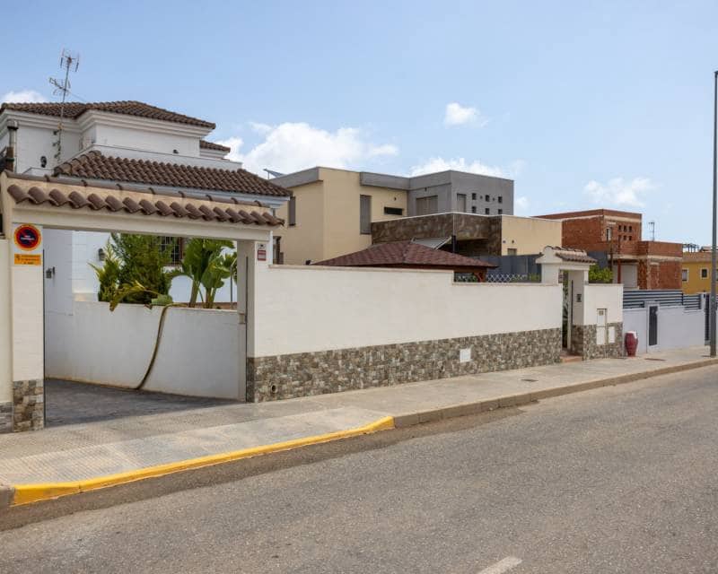 4 bedroom Villa for sale in Los Montesinos with pool - € 750,000 (Ref: 10000606)