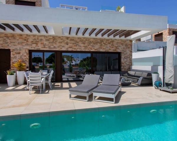 4 bedroom Villa for sale in Ciudad Quesada, Rojales with pool garage - € 745,000 (Ref: 10000992)
