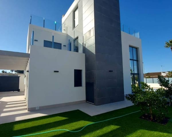 Chalet de 3 habitaciones en Los Balcones en venta con piscina garaje - 650.000 € (Ref: 10000993)