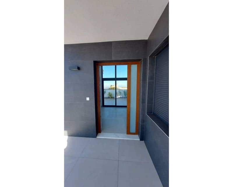 Chalet de 3 habitaciones en Los Balcones en venta con piscina garaje - 650.000 € (Ref: 10000993)
