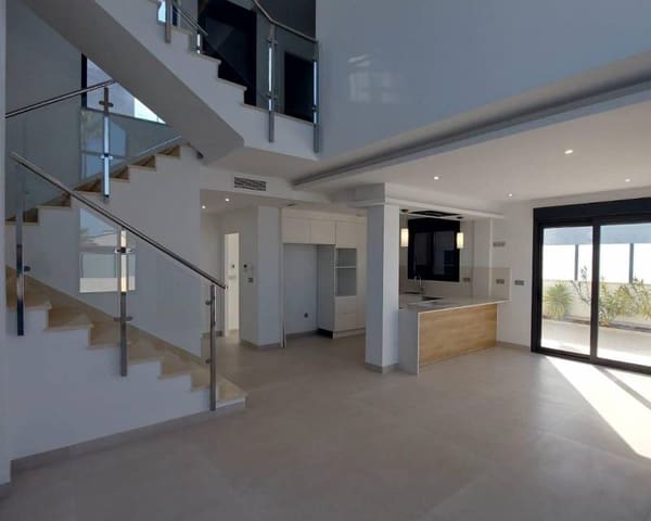 Chalet de 3 habitaciones en Los Balcones en venta con piscina garaje - 650.000 € (Ref: 10000993)