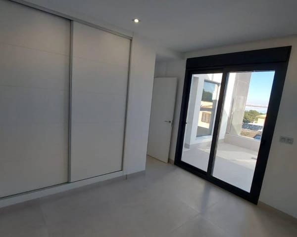 Chalet de 3 habitaciones en Los Balcones en venta con piscina garaje - 650.000 € (Ref: 10000993)
