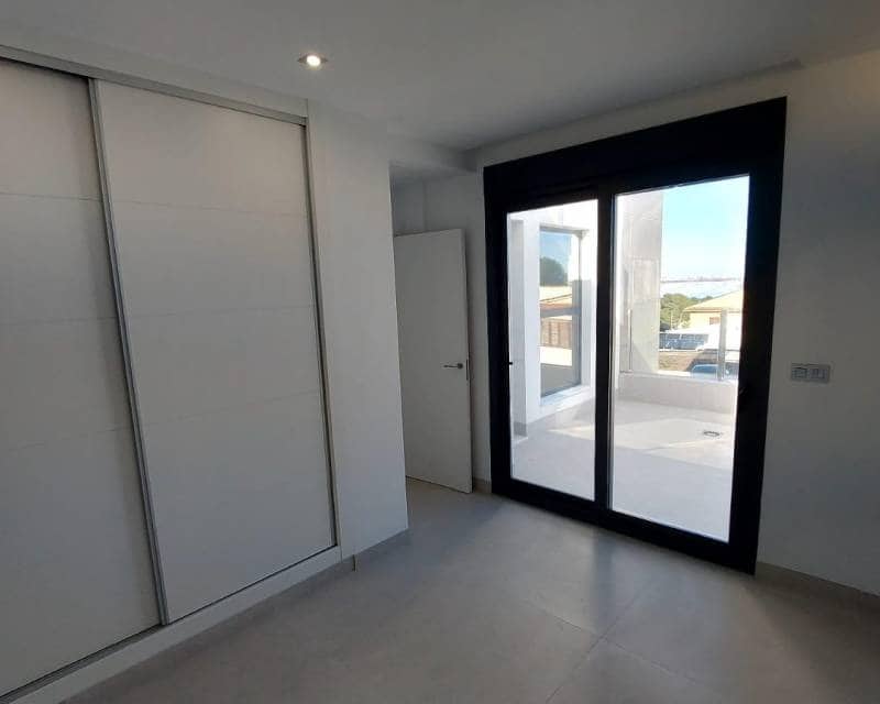 Chalet de 3 habitaciones en Los Balcones en venta con piscina garaje - 650.000 € (Ref: 10000993)