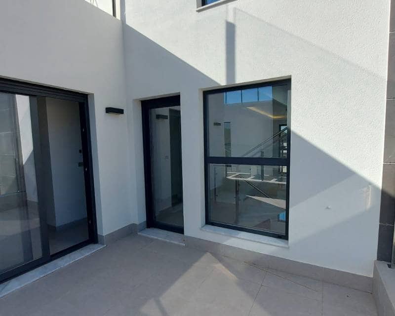 Chalet de 3 habitaciones en Los Balcones en venta con piscina garaje - 650.000 € (Ref: 10000993)