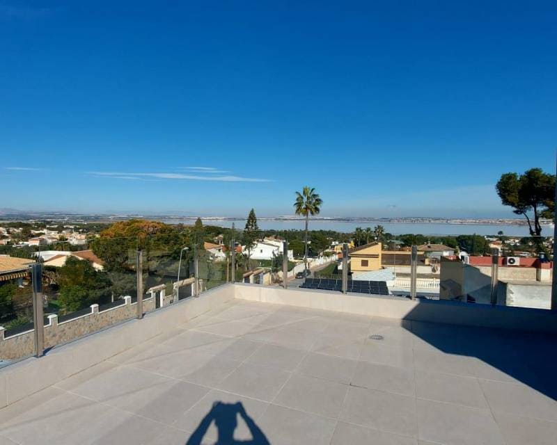 Chalet de 3 habitaciones en Los Balcones en venta con piscina garaje - 650.000 € (Ref: 10000993)