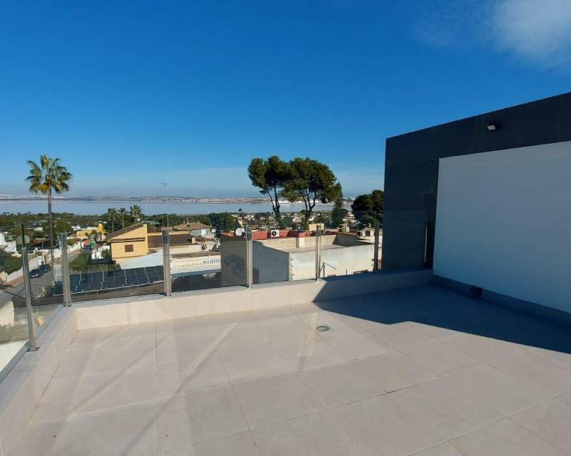 Chalet de 3 habitaciones en Los Balcones en venta con piscina garaje - 650.000 € (Ref: 10000993)