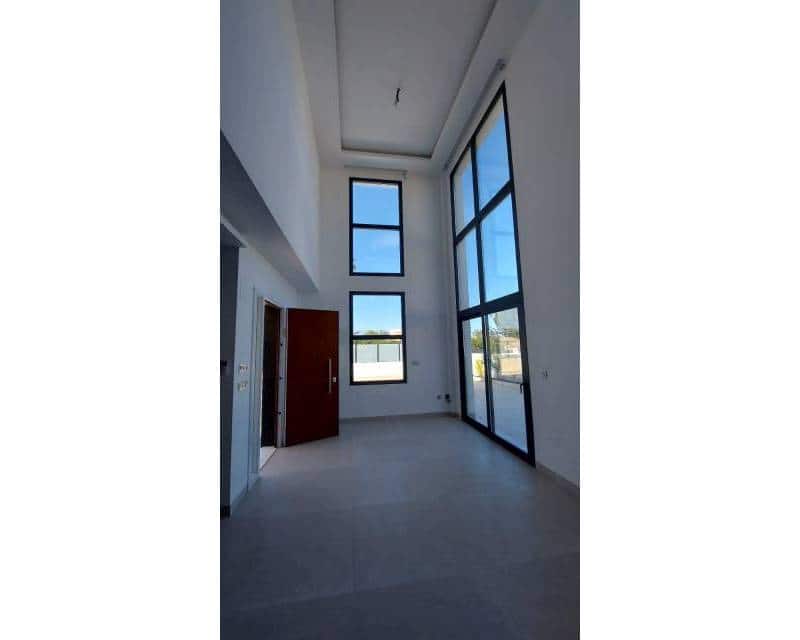 Chalet de 3 habitaciones en Los Balcones en venta con piscina garaje - 650.000 € (Ref: 10000993)