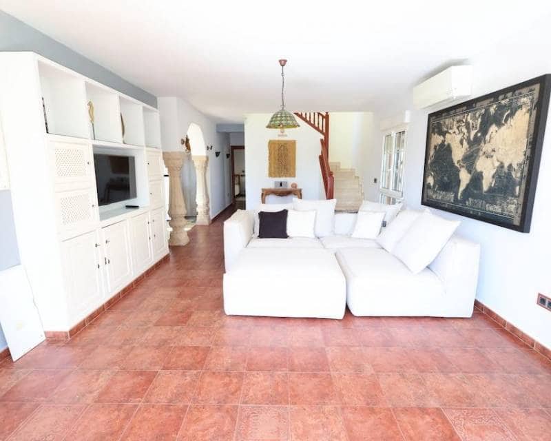 4 soverom Villa til salgs i Villamartin med garasje - € 699 000 (Ref: 10000994)