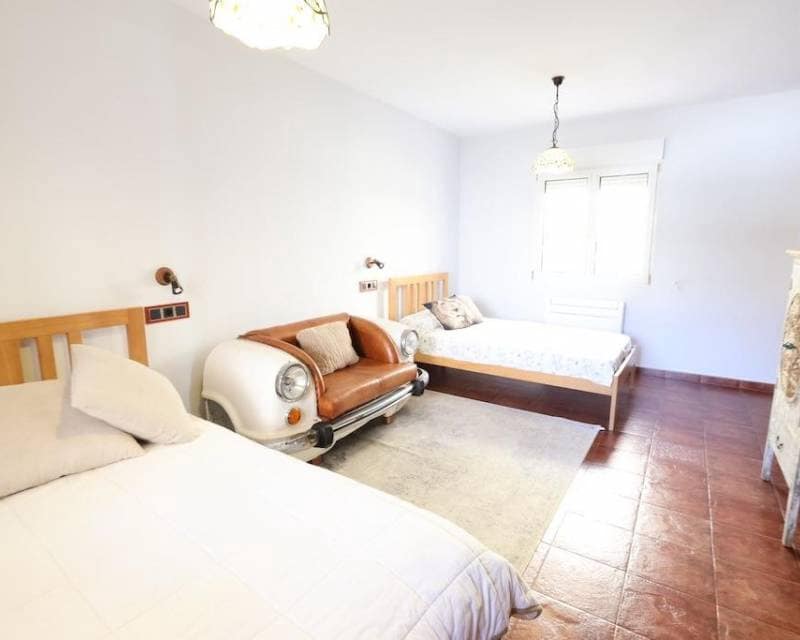 4 soverom Villa til salgs i Villamartin med garasje - € 699 000 (Ref: 10000994)