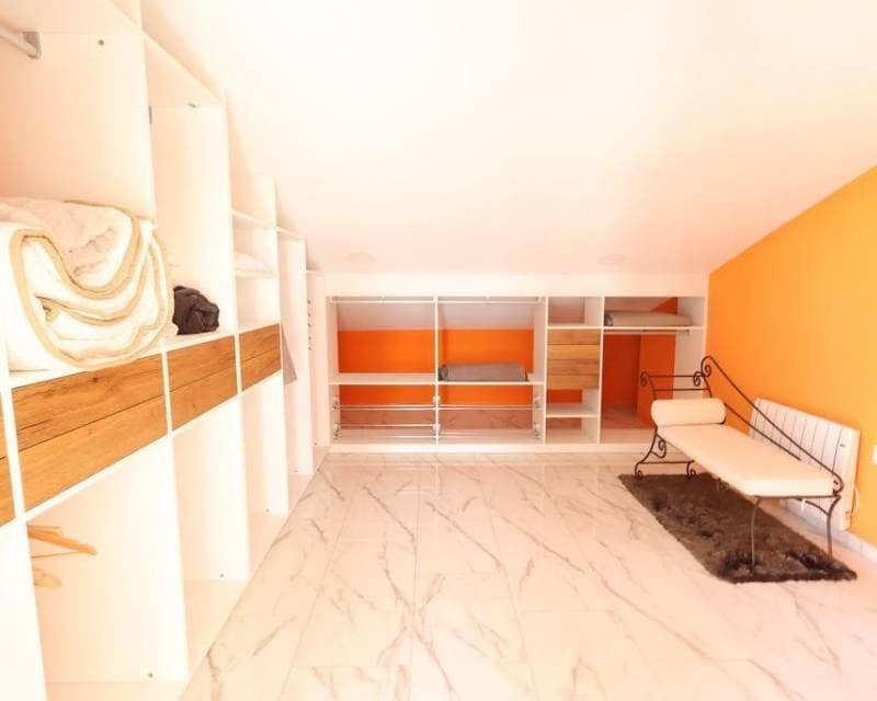 4 soverom Villa til salgs i Villamartin med garasje - € 699 000 (Ref: 10000994)
