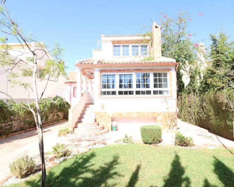4 soverom Villa til salgs i Villamartin med garasje - € 699 000 (Ref: 10000994)