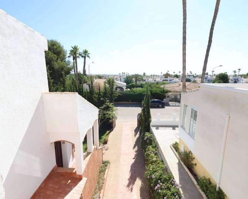 4 soverom Villa til salgs i Villamartin med garasje - € 699 000 (Ref: 10000994)