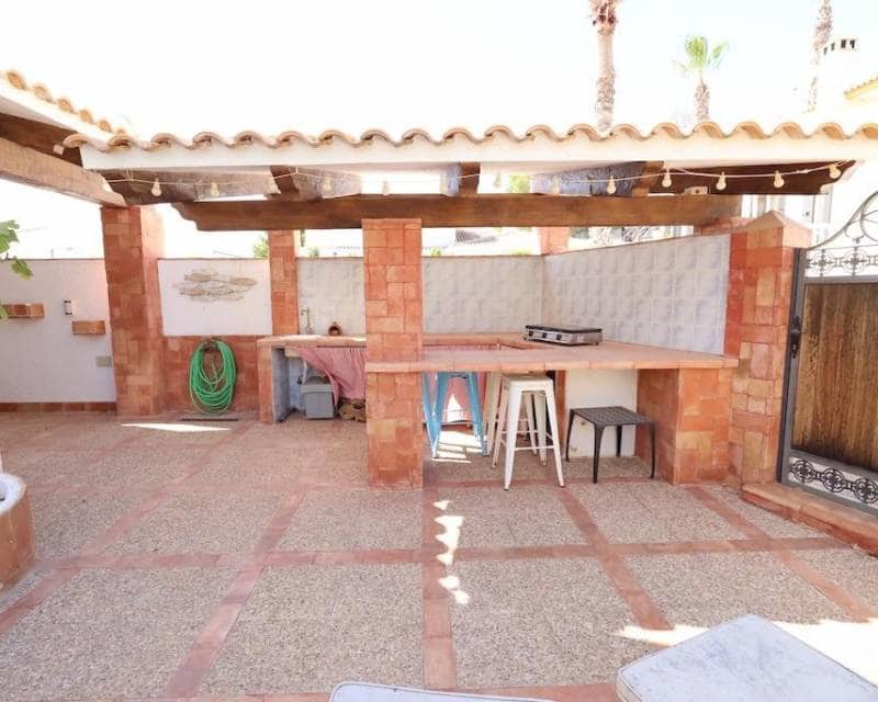 4 soverom Villa til salgs i Villamartin med garasje - € 699 000 (Ref: 10000994)