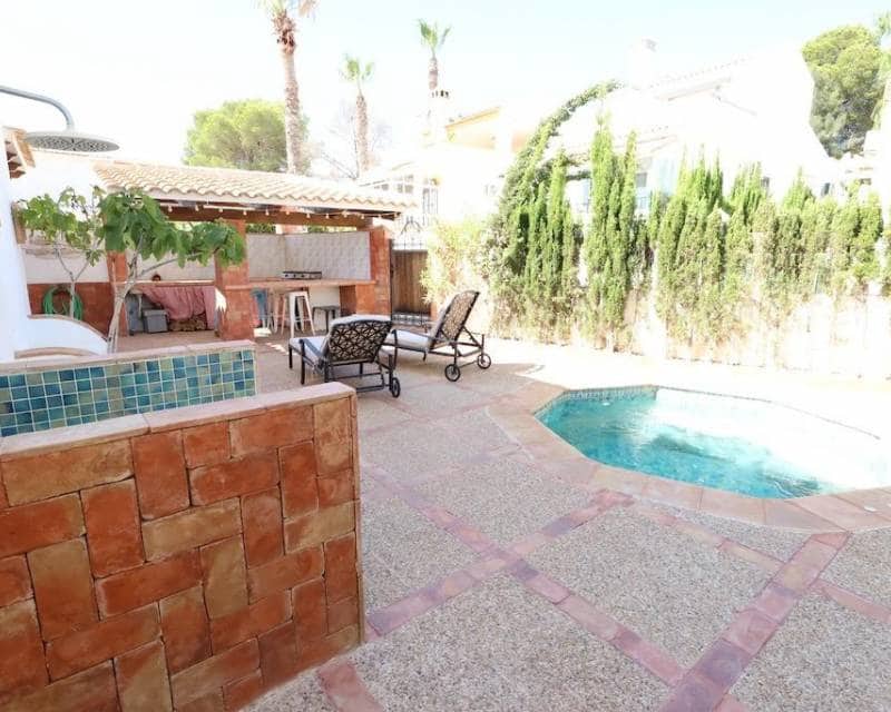 4 soverom Villa til salgs i Villamartin med garasje - € 699 000 (Ref: 10000994)