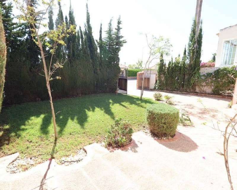 4 soverom Villa til salgs i Villamartin med garasje - € 699 000 (Ref: 10000994)