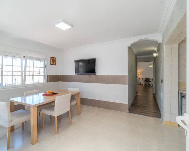 4 Zimmer Villa zu verkaufen in Torrevieja mit Pool - 530.000 € (Ref: 10000996)