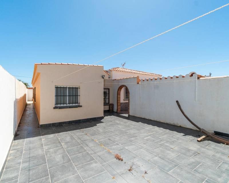 4 Zimmer Villa zu verkaufen in Torrevieja mit Pool - 530.000 € (Ref: 10000996)